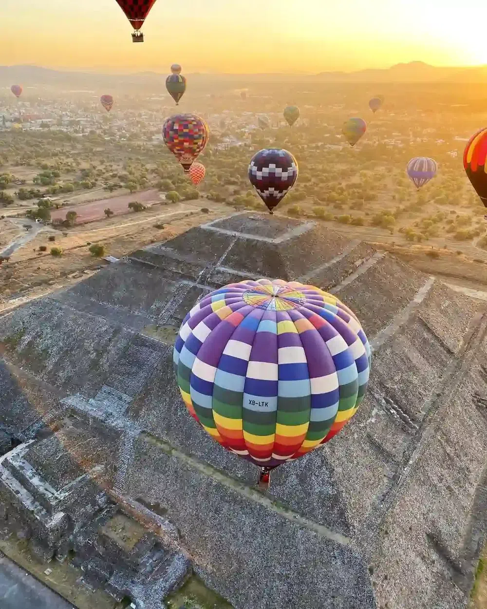 The Best Hot Air Balloon Rides Over Teotihuacán in Mexico City