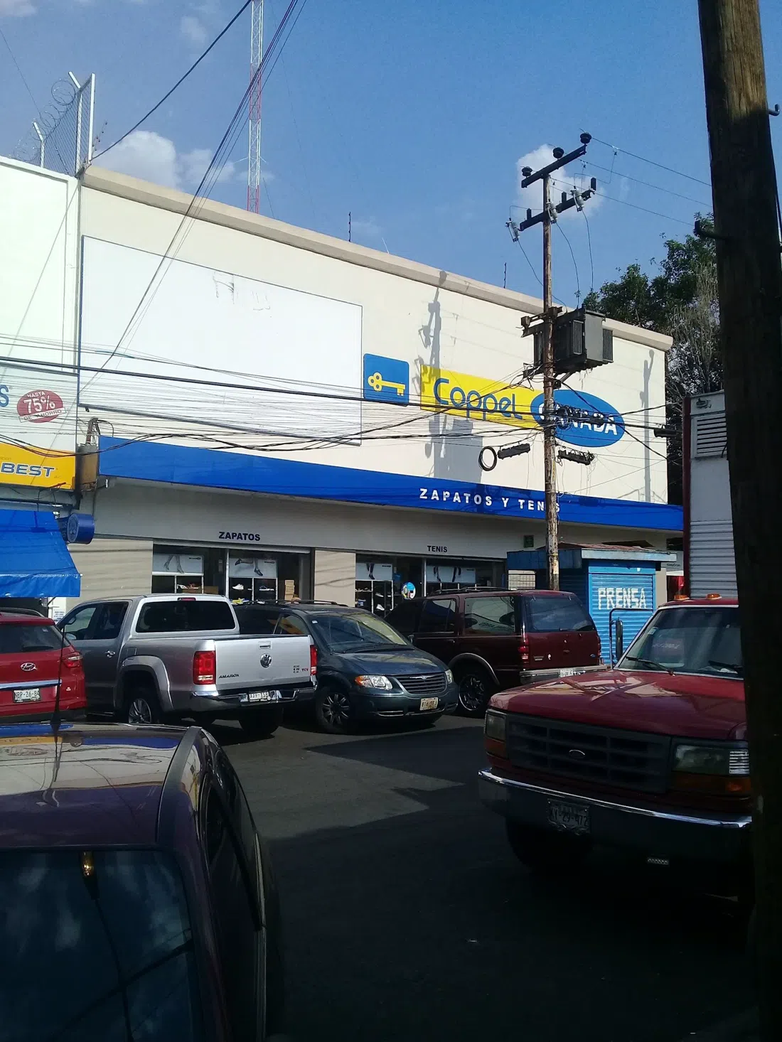 Tianguis de Antigüedades de Portales, Mexico
